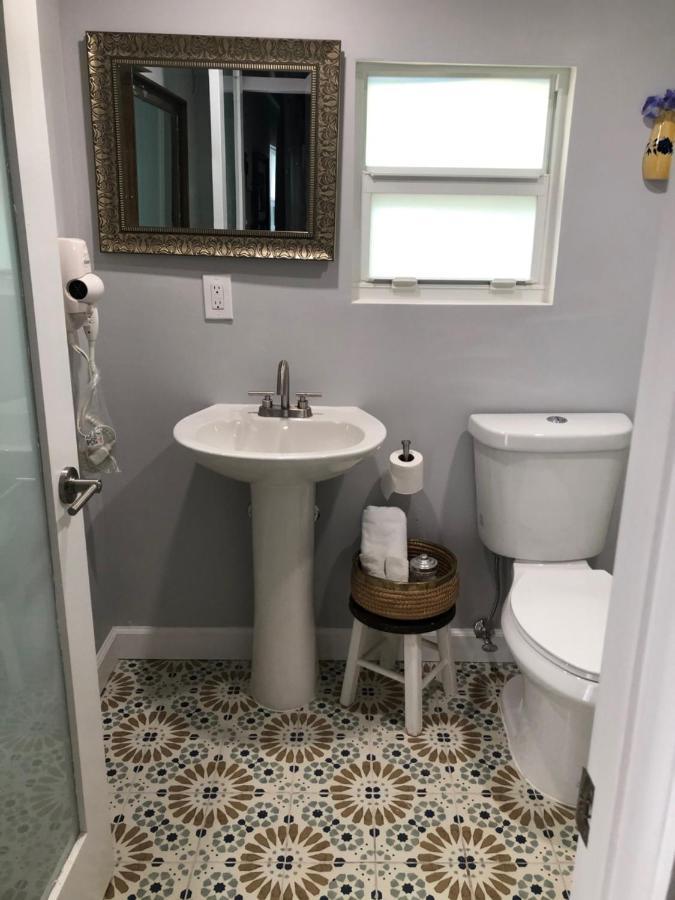 Private And Secluded Studio In Little Havana - 6V Miami Buitenkant foto